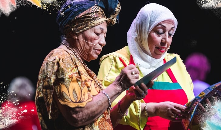 Women Connected maakt betekenisvolle voorstellingen door de ogen van vele vrouwen in een multiculturele stad.