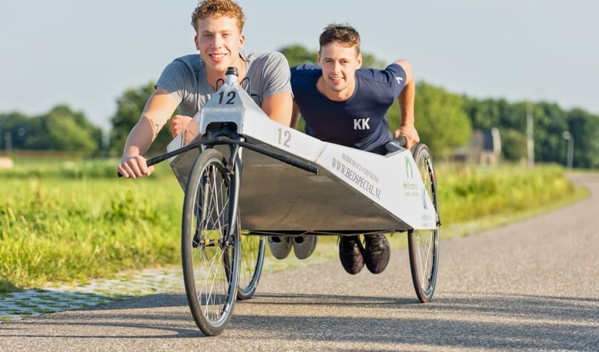 Momenteel zijn de mannen druk aan het trainen.