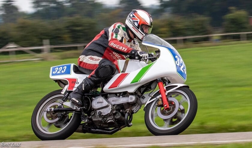 Harry Bouwman tijdens een Classic Race Demo.