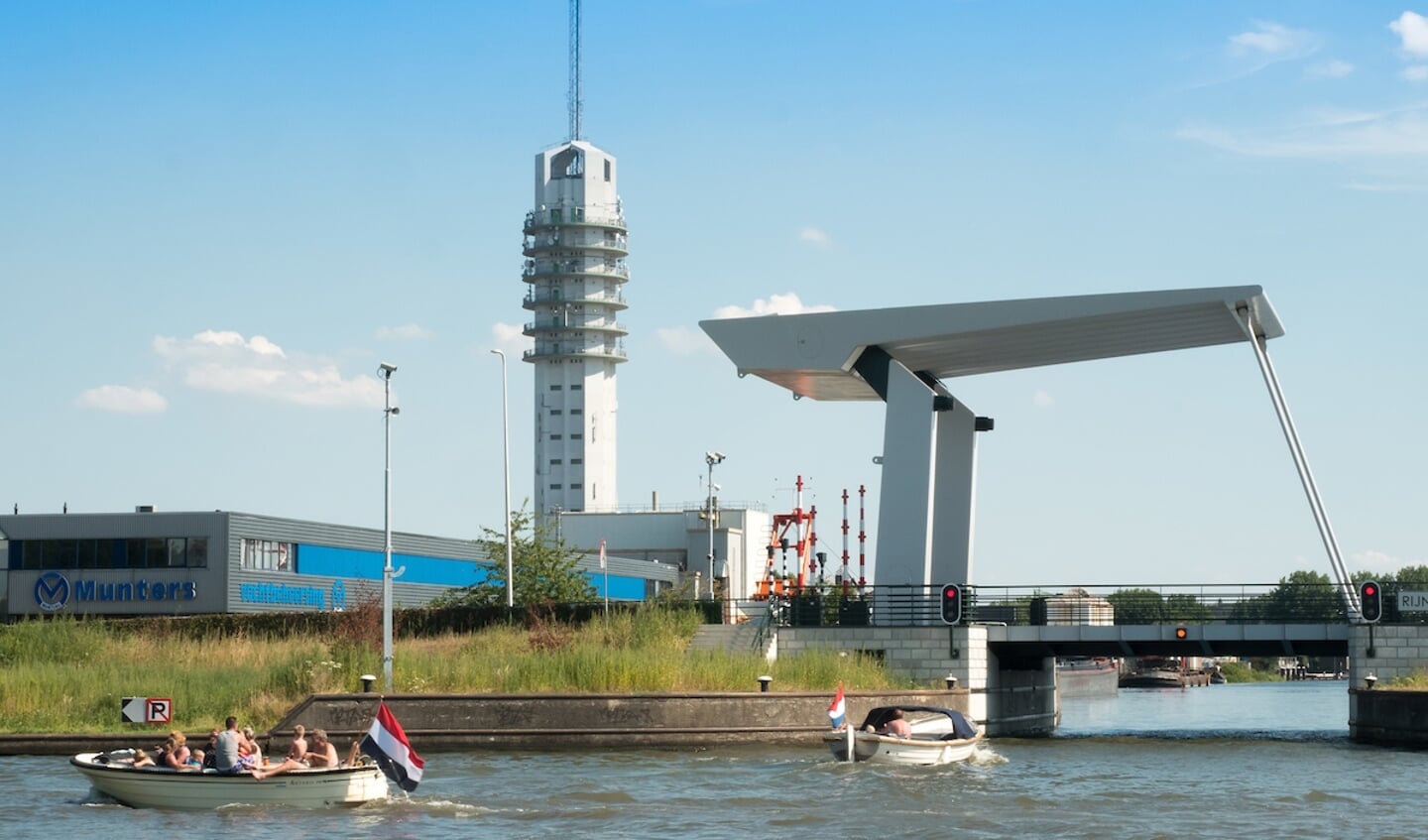 De gemeente Alphen aan den Rijn start met de aanleg van een viertal laadvoorzieningen voor elektrisch varen.