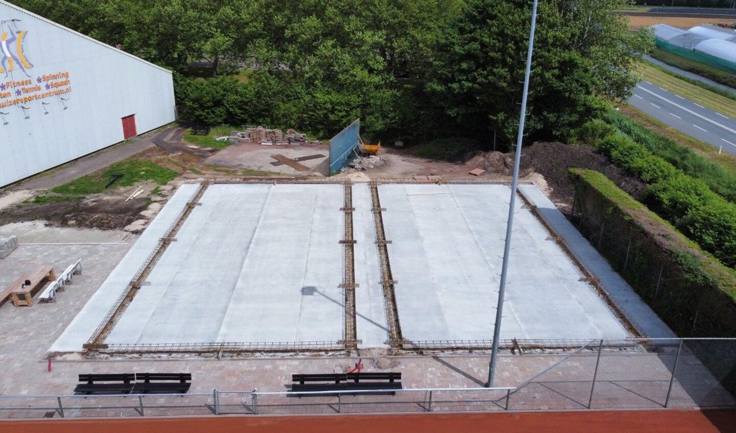 De padelbanen zijn in de bouw.