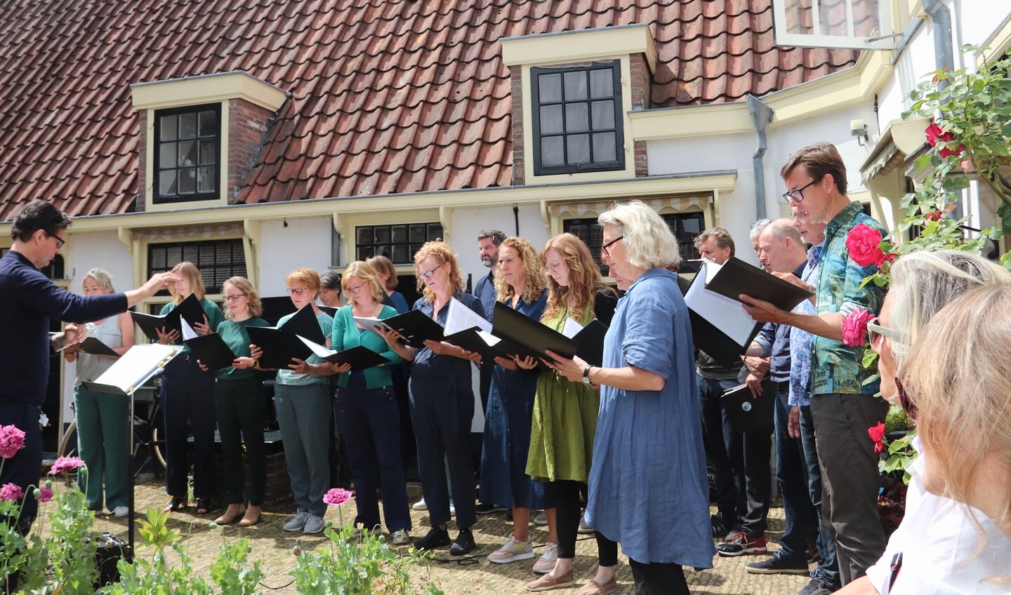 Koor Noorderlicht o.l.v. Wiebe Gotink.