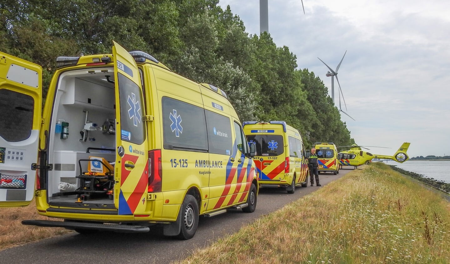 Drie gewonden nadat groep wielrenners botst op andere fietsers tussen Maassluis en Hoek van Holland