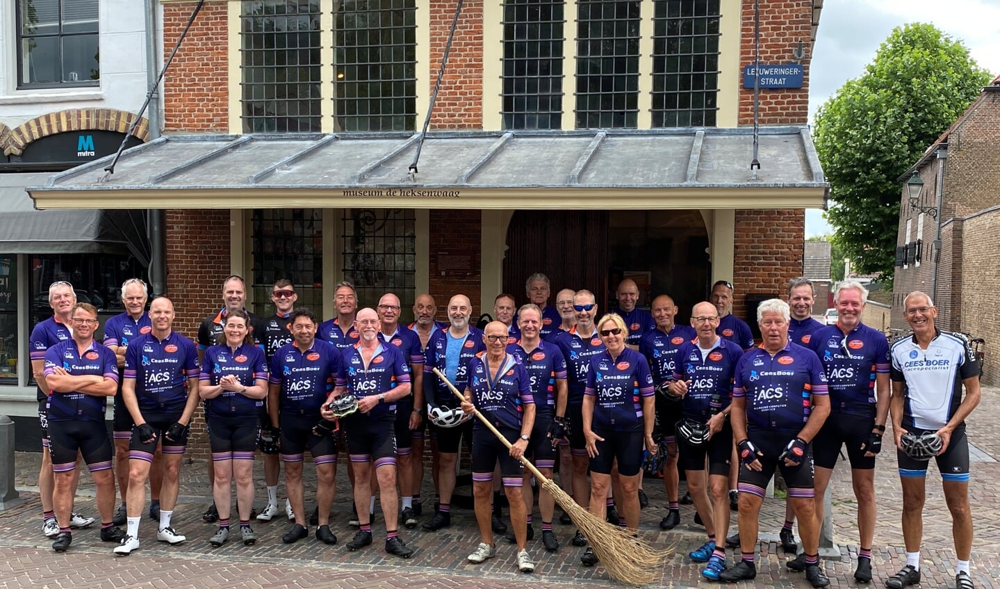 In Oudewater kon een bezoekje aan de Heksenwaag niet ontbreken.