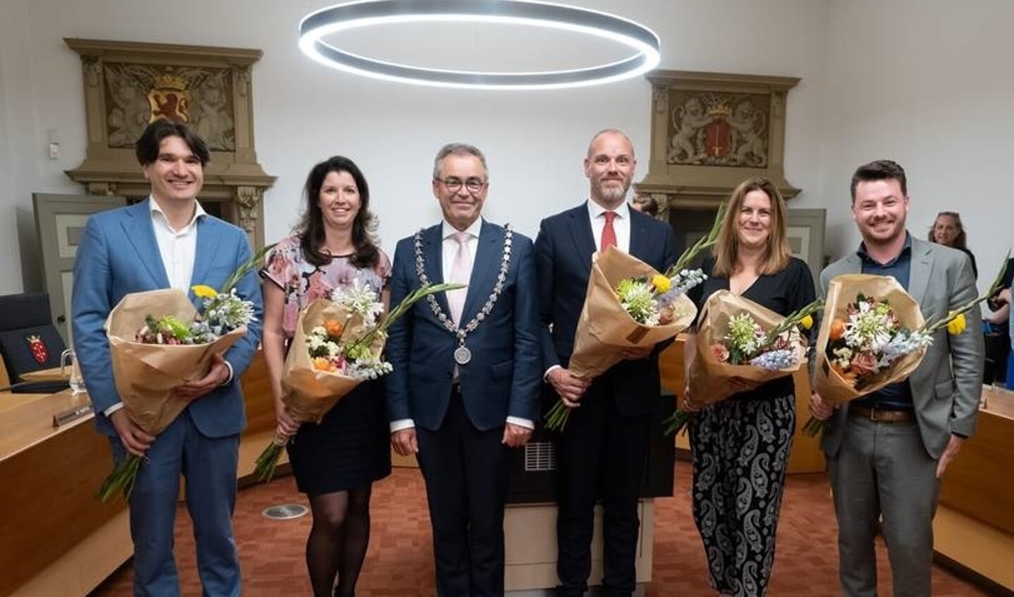 Floor Roduner, Diana van Loenen, Jos Wienen, Bas van Leeuwen, Eva de Raadt en Robbert Berkhout.