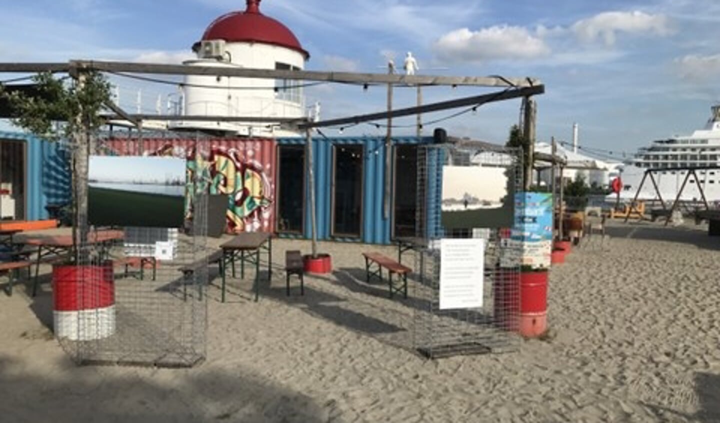 Tentoonstelling Kadegezichten en havengedichten, speurtocht en Strandbingo op het Stadsstrand.
