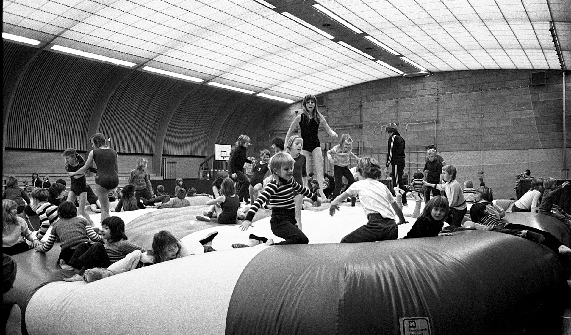 Beeld van de eerste PurVak in december 1972 in sporthal De Beukenkamp. PurVakken is in de loop der jaren een Purmerends werkwoord geworden. 