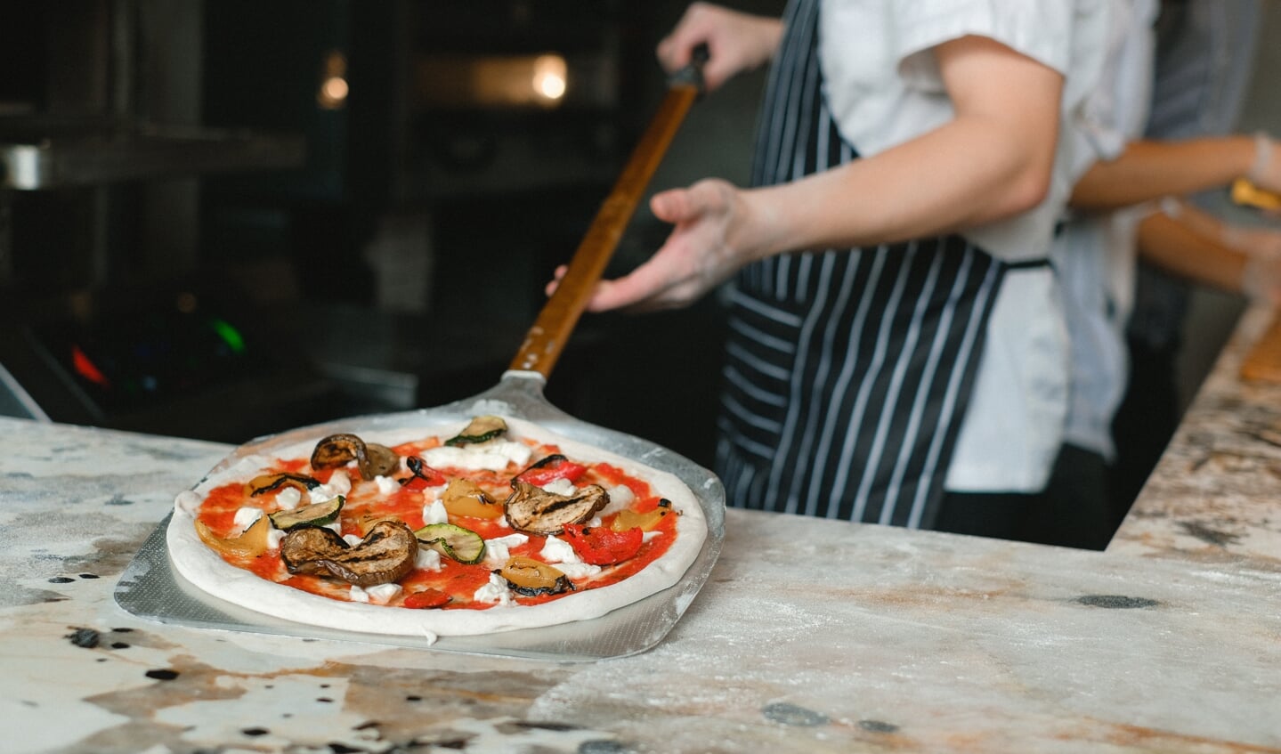 In de horeca wordt ten opzichte van januari nu 47,1% minder WW-uitkeringen vertrekt.