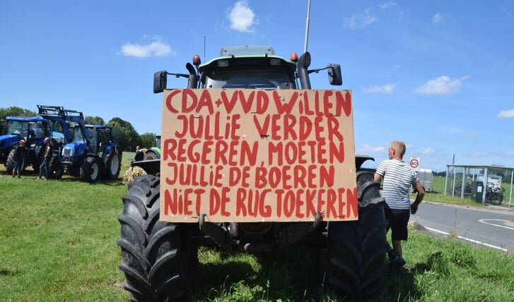 Ook de (vooral) jonge boeren uit Midden-Delfland gingen vorige week op de tractor richting Den Haag om te protesteren tegen het stikstofbeleid.