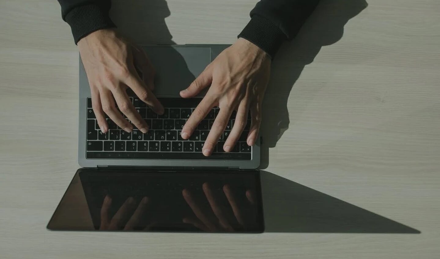 Als uitgangspunt is gekeken naar de e-mailgedragslijn voor overheden.