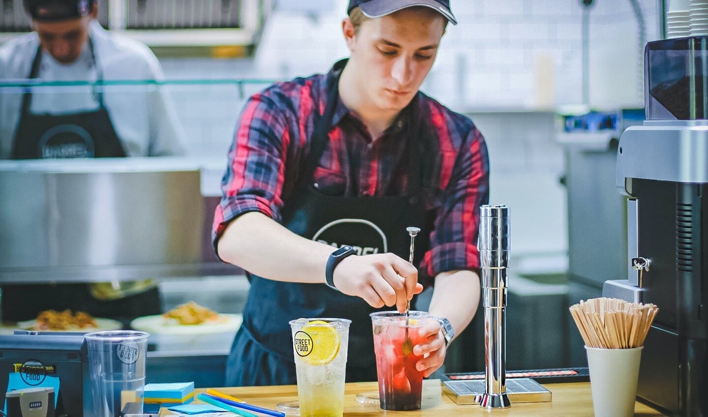Veel mensen in Noord-Holland vonden onlangs weer werk in de horeca en catering.