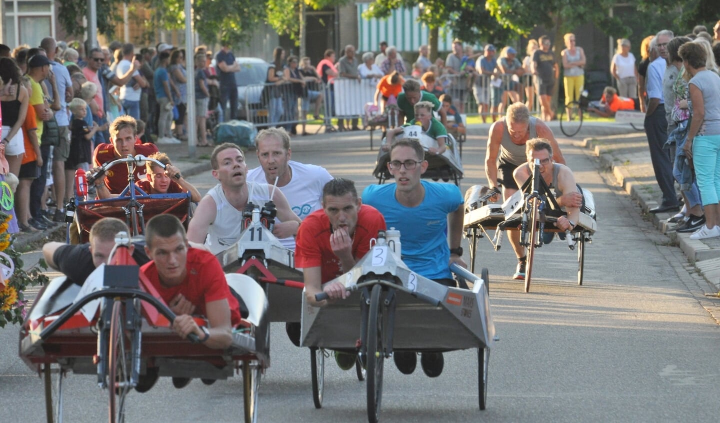 De kermis in Langeraar gaat bijna van start.