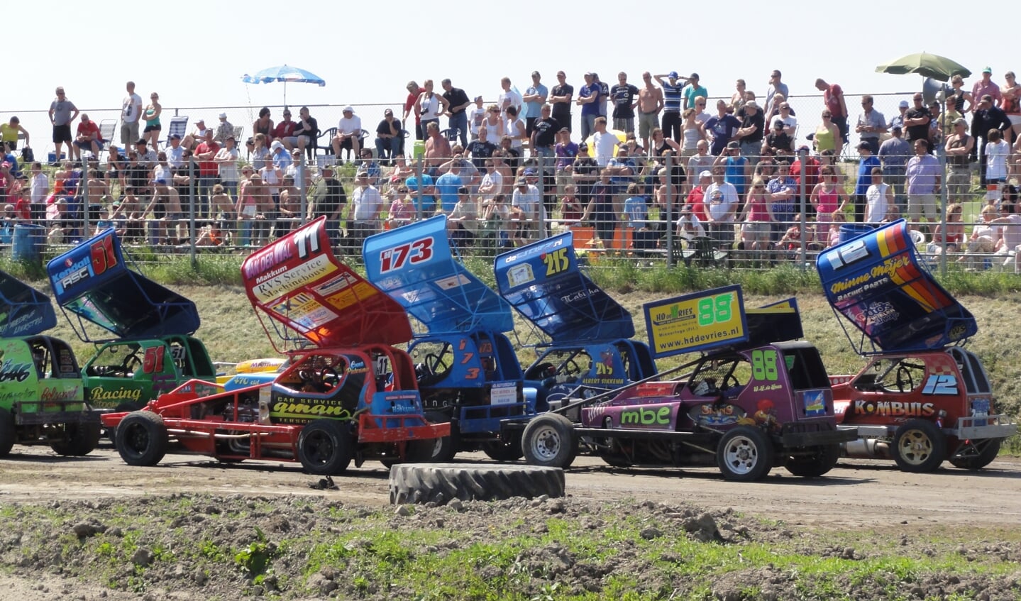 Deze dag staat geheel in het teken van het open Nederlands kampioenschap Stockcar F1.