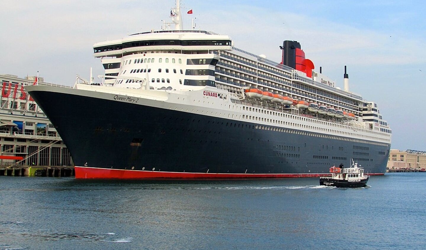 Voor het eerst in tien jaar meert de Queen Mary 2 weer aan in Rotterdam.