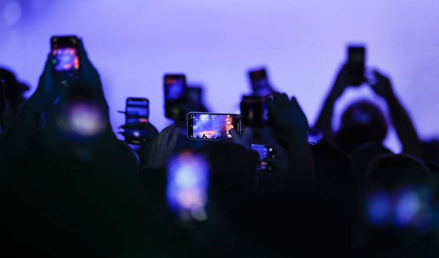 "Bendes gaan met een evenementenkalender festivals in heel Europa af om zakken te rollen."