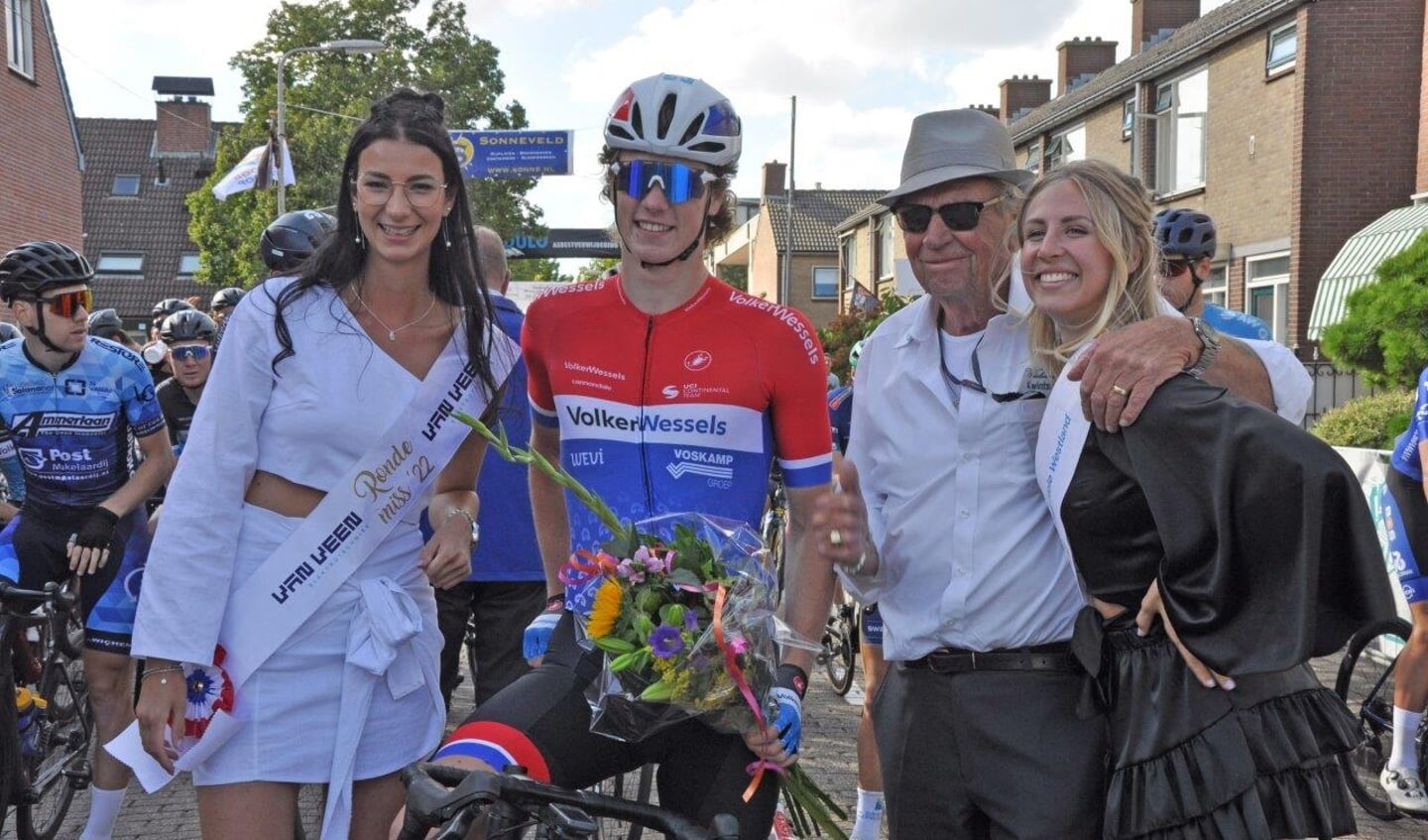 Nederlands kampioen Max Droonen met Hans Jansen en ronde missen