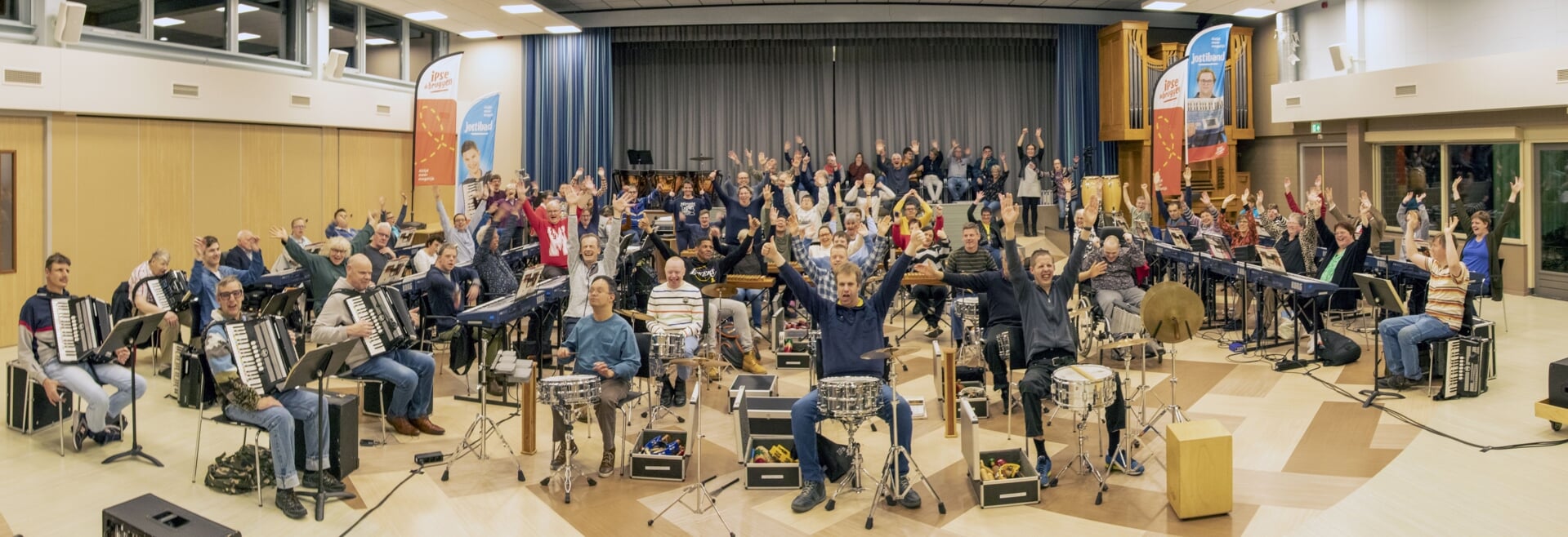 Zaterdag 1 oktober verzorgt de Jostiband twee optredens in De Veiling in Poeldijk.