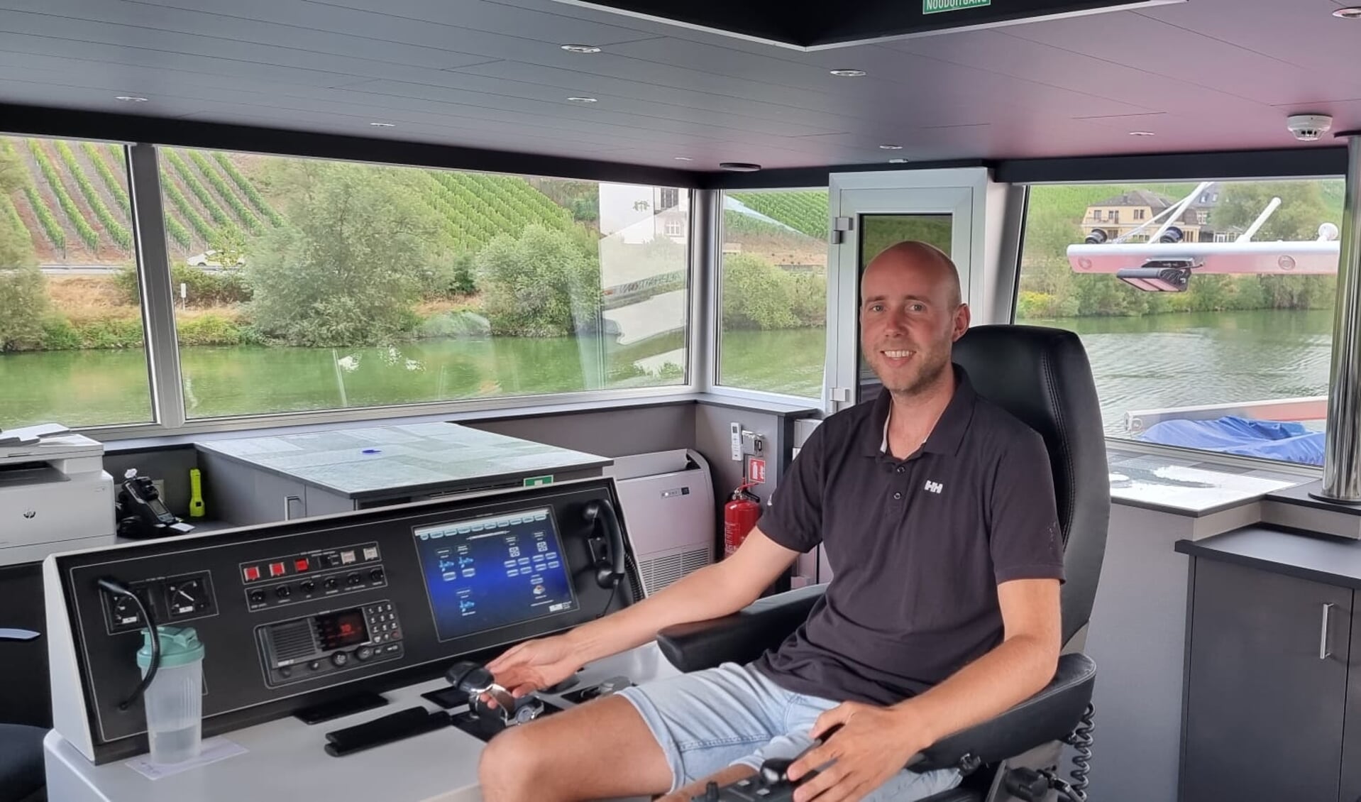 Schipper Daniël Langius overziet de waterwegen