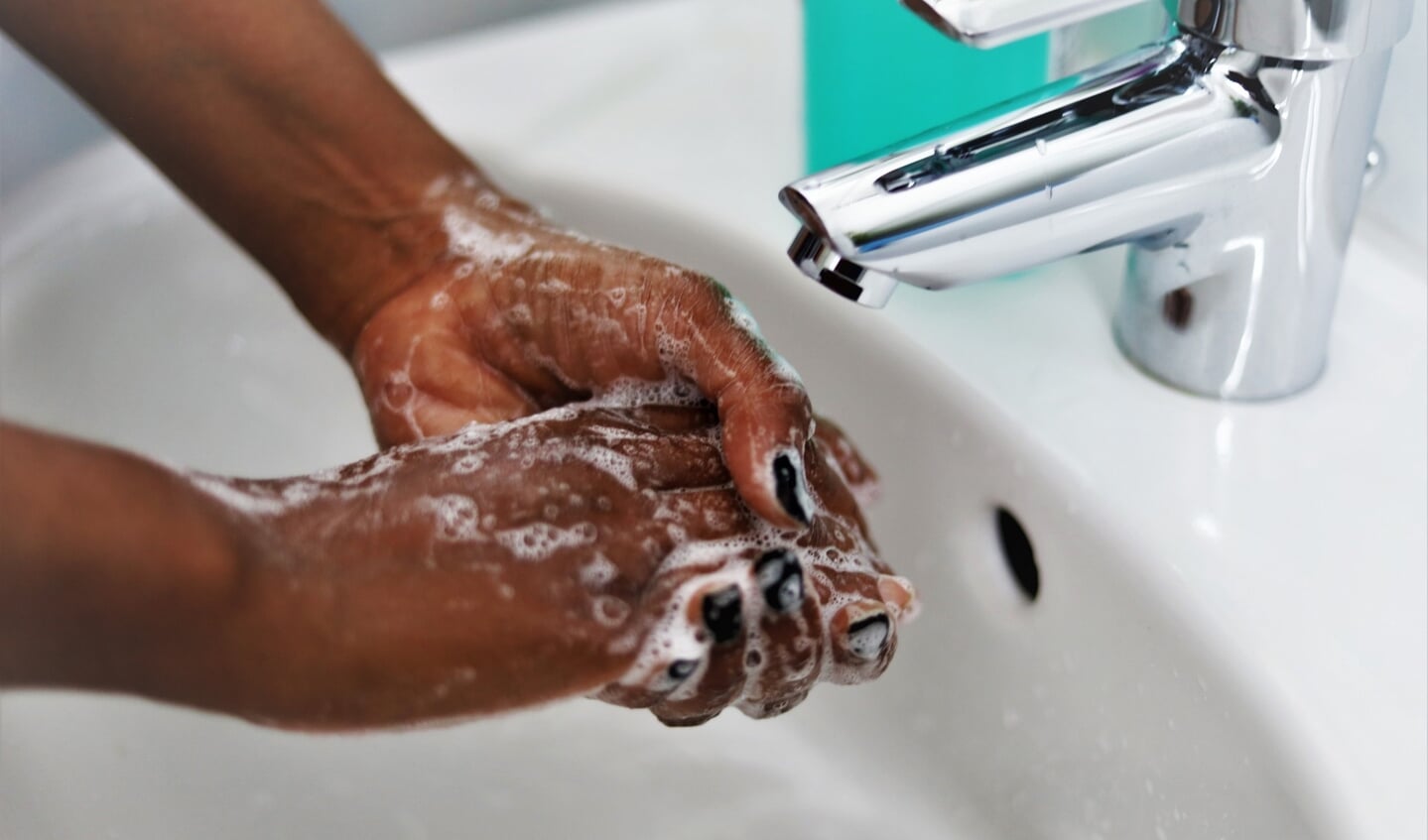 Vaccineren, testen en andere basisadviezen zoals handen goed wassen blijven belangrijk.