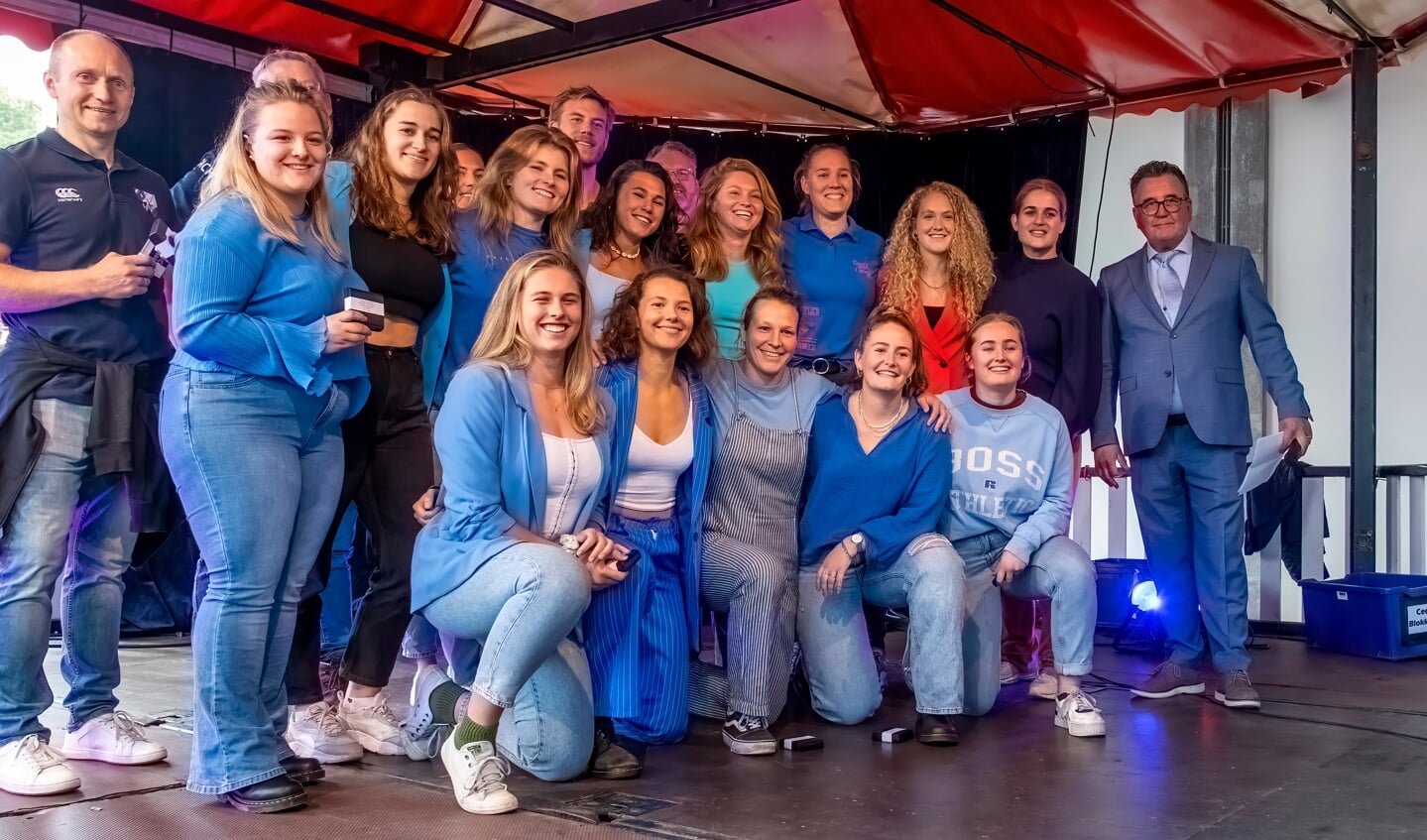 Dames 1 van Blue Waves van Rugby Club Waterland.
