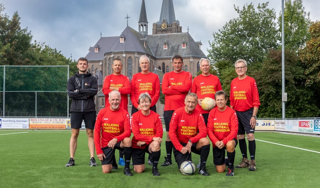 Het Walking Football team van Langedijk bestaat inmiddels uit elf spelers  is stevig genesteld in het sportaanbod van Langedijk.