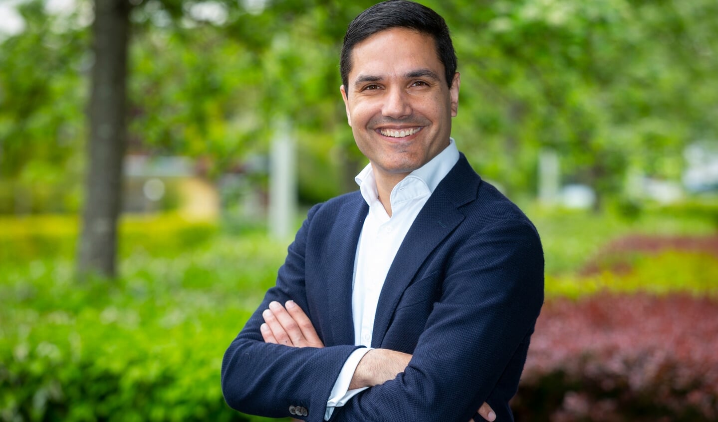 Stefan van Schaik.