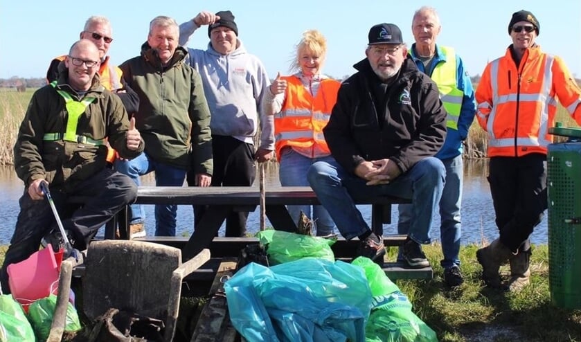 De hengelsportvereniging uit Obdam haalde in maart dit jaar ook veel rommel uit het water.