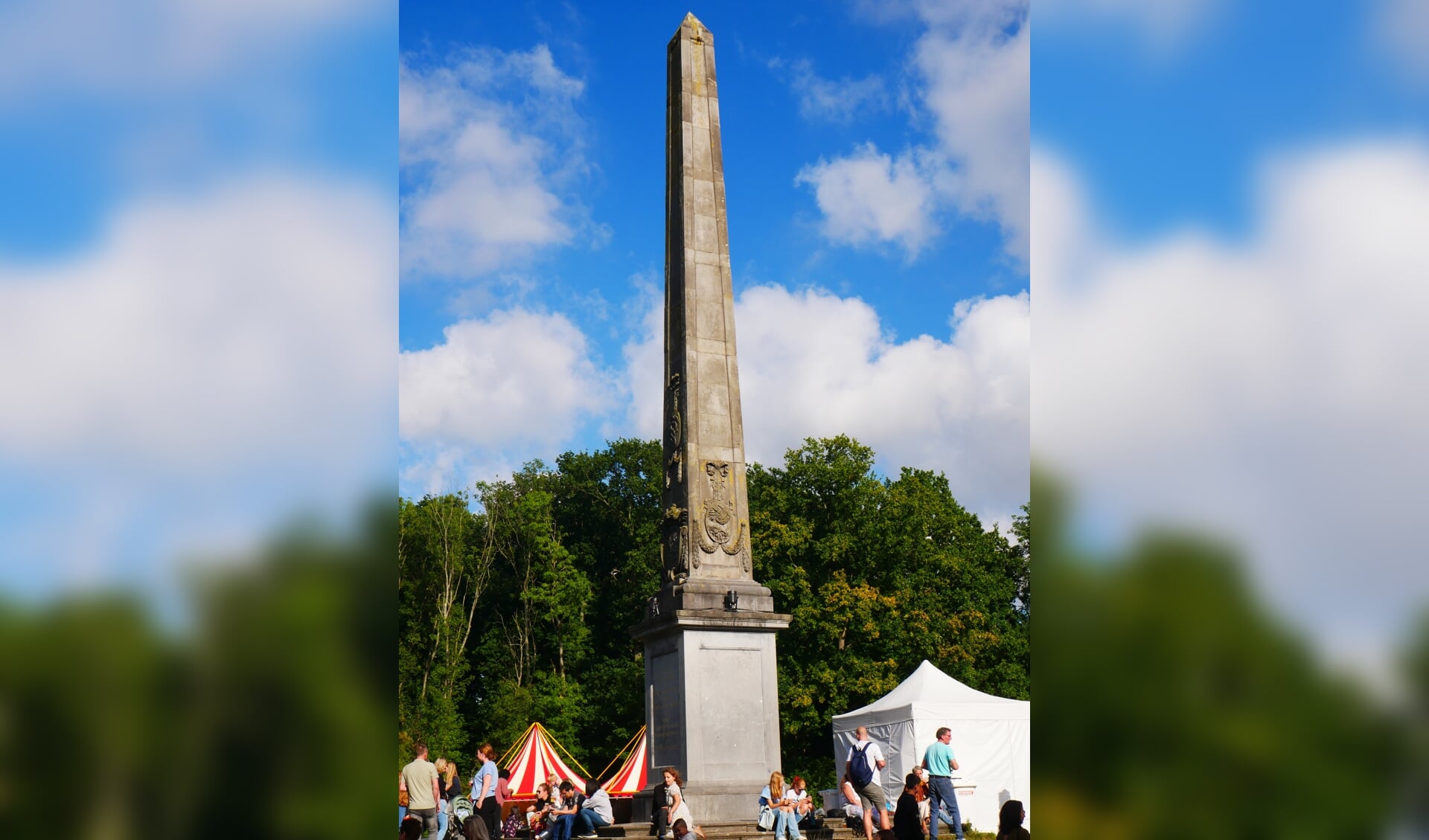 Monument De Naald tijdens het Strandwalfestival op zaterdag 10 september 2022.