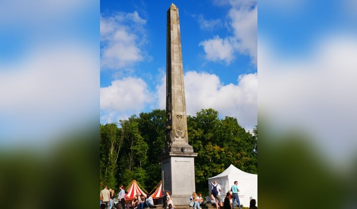 Monument De Naald tijdens het Strandwalfestival op zaterdag 10 september 2022.