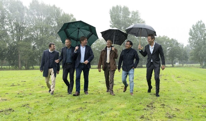 De betrokken partijen eerder op kavel D in het Olympiapark.