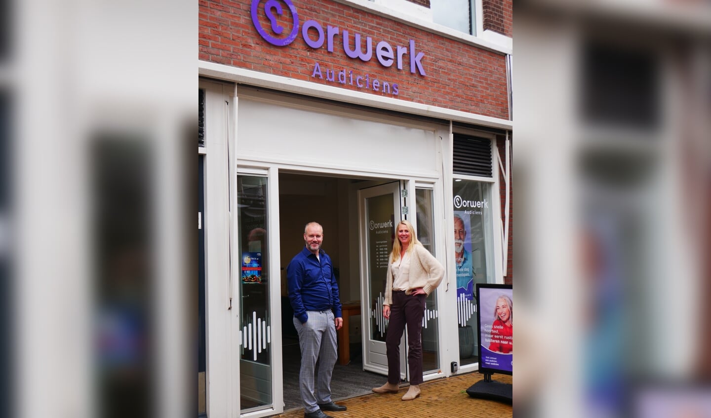 Harald en Hanneke zijn trots op de nieuwe vestiging van Oorwerk Audiciens aan de Herenstraat 10 in Rijswijk.