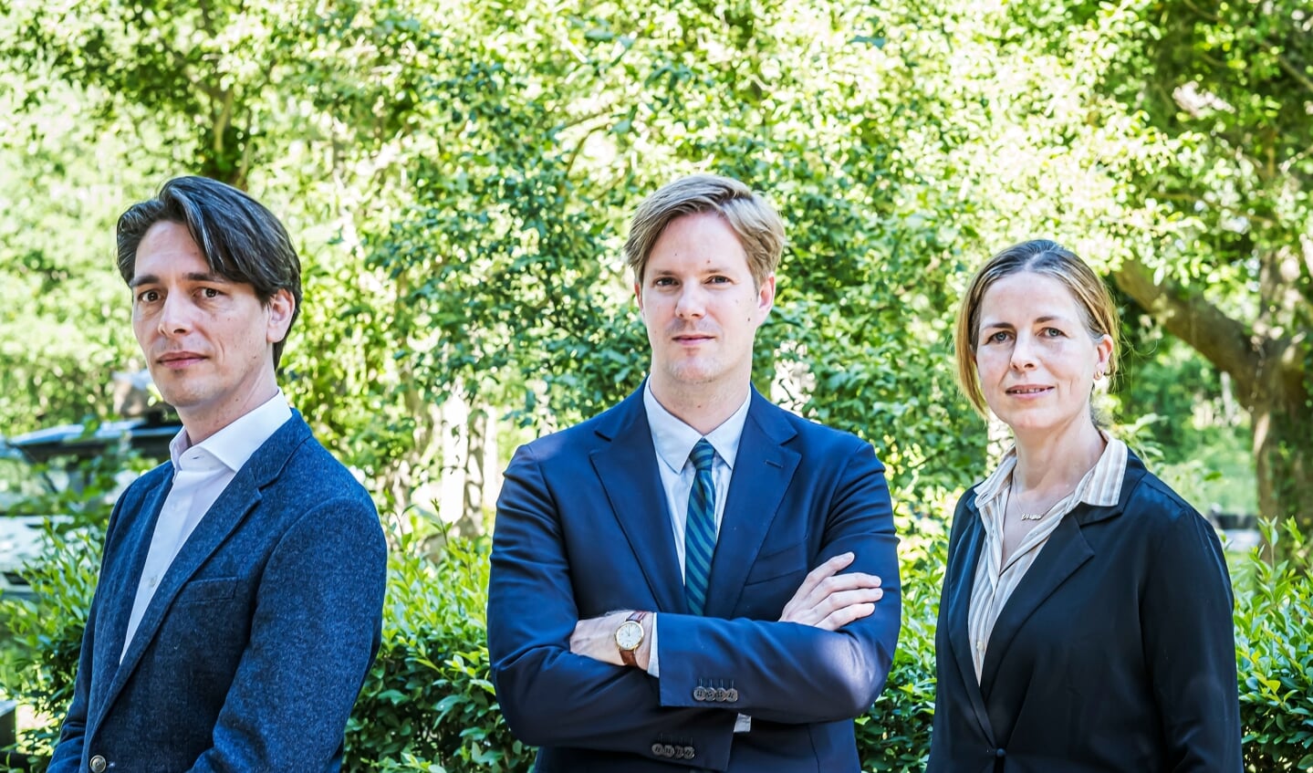vlnr Bas Belleman, Joost de Vries en Maria Barnas.