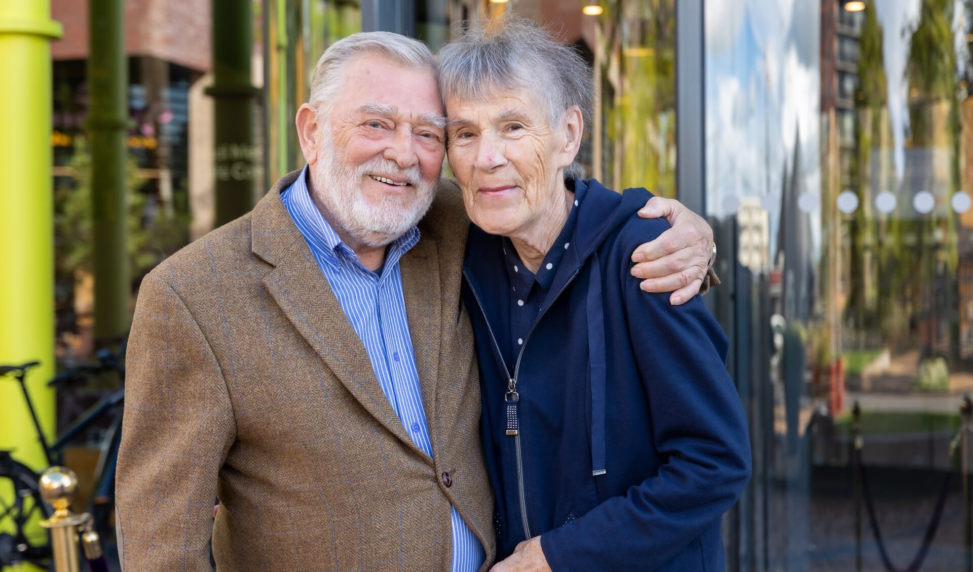 Henk en Hilde Belderok zijn tijdens de startbijeenkomst over leven met dementie in Cool dagvoorzitter.