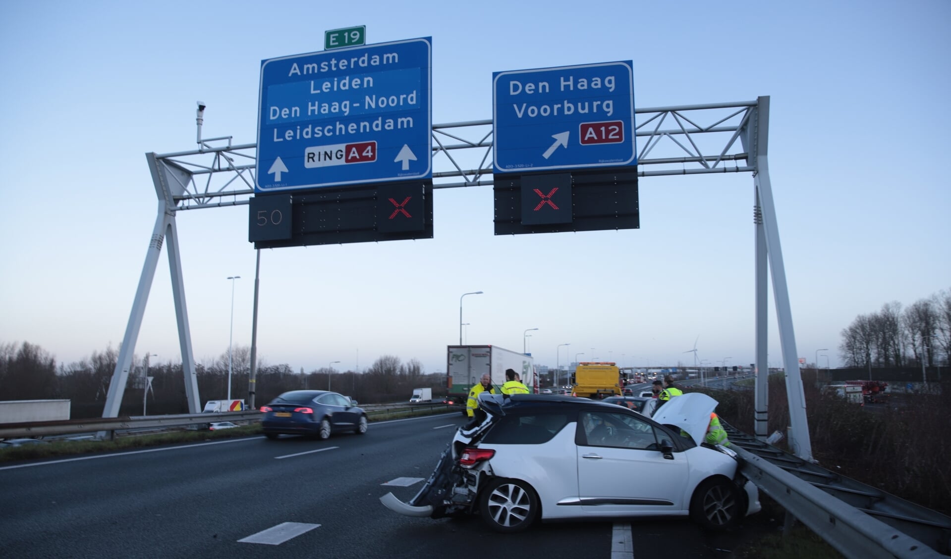 
Drie autos betrokken bij ongeval A13 Den Haag