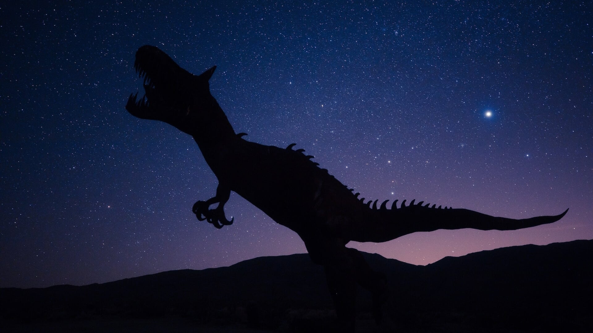 Kom naar de filmvoorstelling bij Orion: Dinosaurs at Dusk.