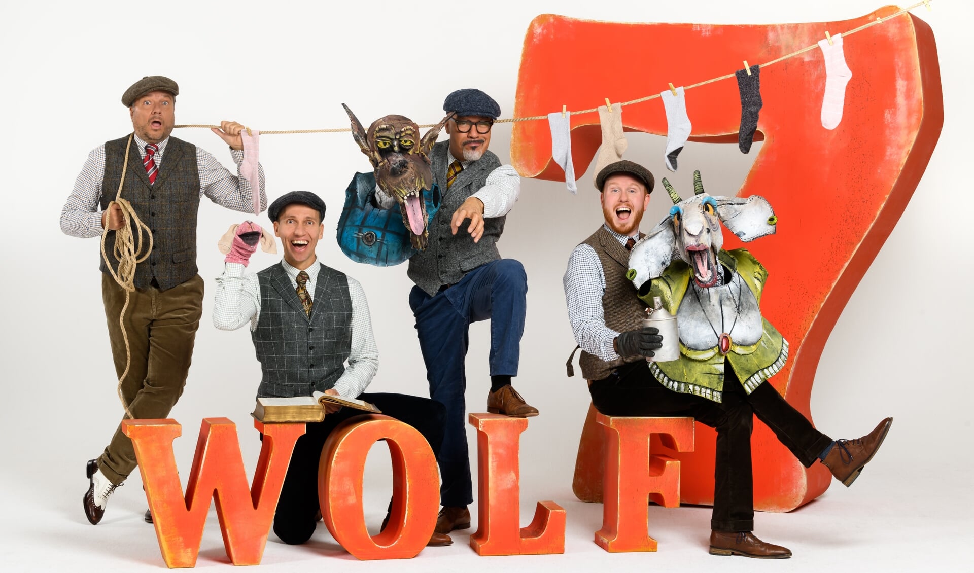 'De wolf en de zeven geitenwollen sokjes' is naar een idee van Stanley Burleson (derde van links) en Marcel Visscher (tweede van links).