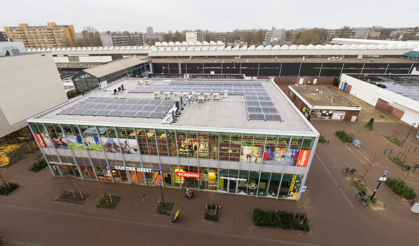 Opening nieuw gedeelte winkelcentrum Schalkwijk.