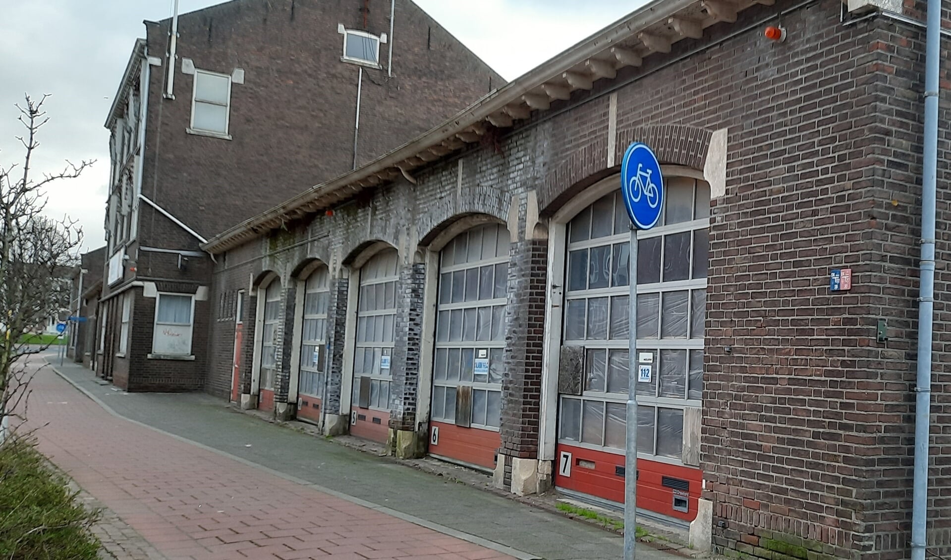 De brandweerkazerne aan de Hoflaan, die op het punt staat verkocht te worden, lijkt in een gerenoveerde vorm, een nieuwe toekomst tegemoet te gaan.