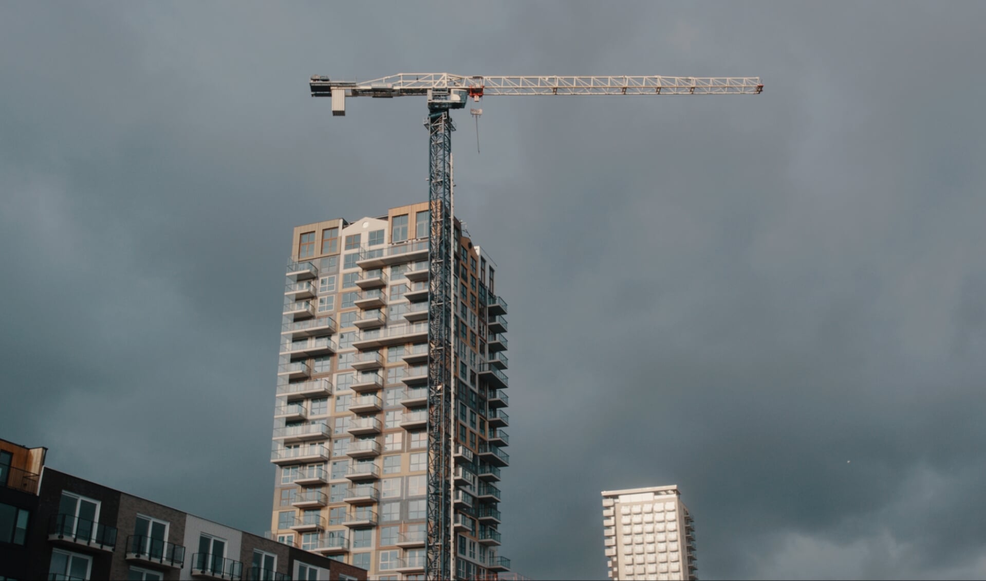 Moet de provincie Zuid-Holland een deel van de woningbouw op zich gaan nemen om de woningnood te helpen oplossen?