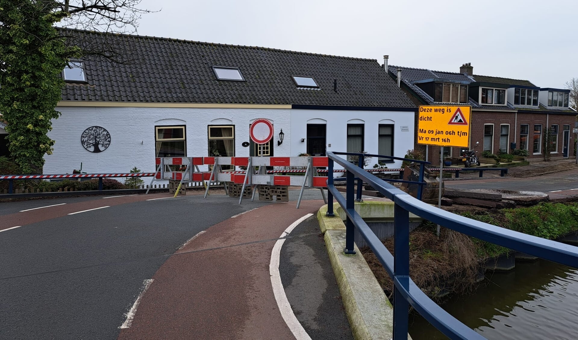 De Dijkshoornseweg is van 9 januari tot en met vrijdag 17 maart afgesloten voor verkeer.
