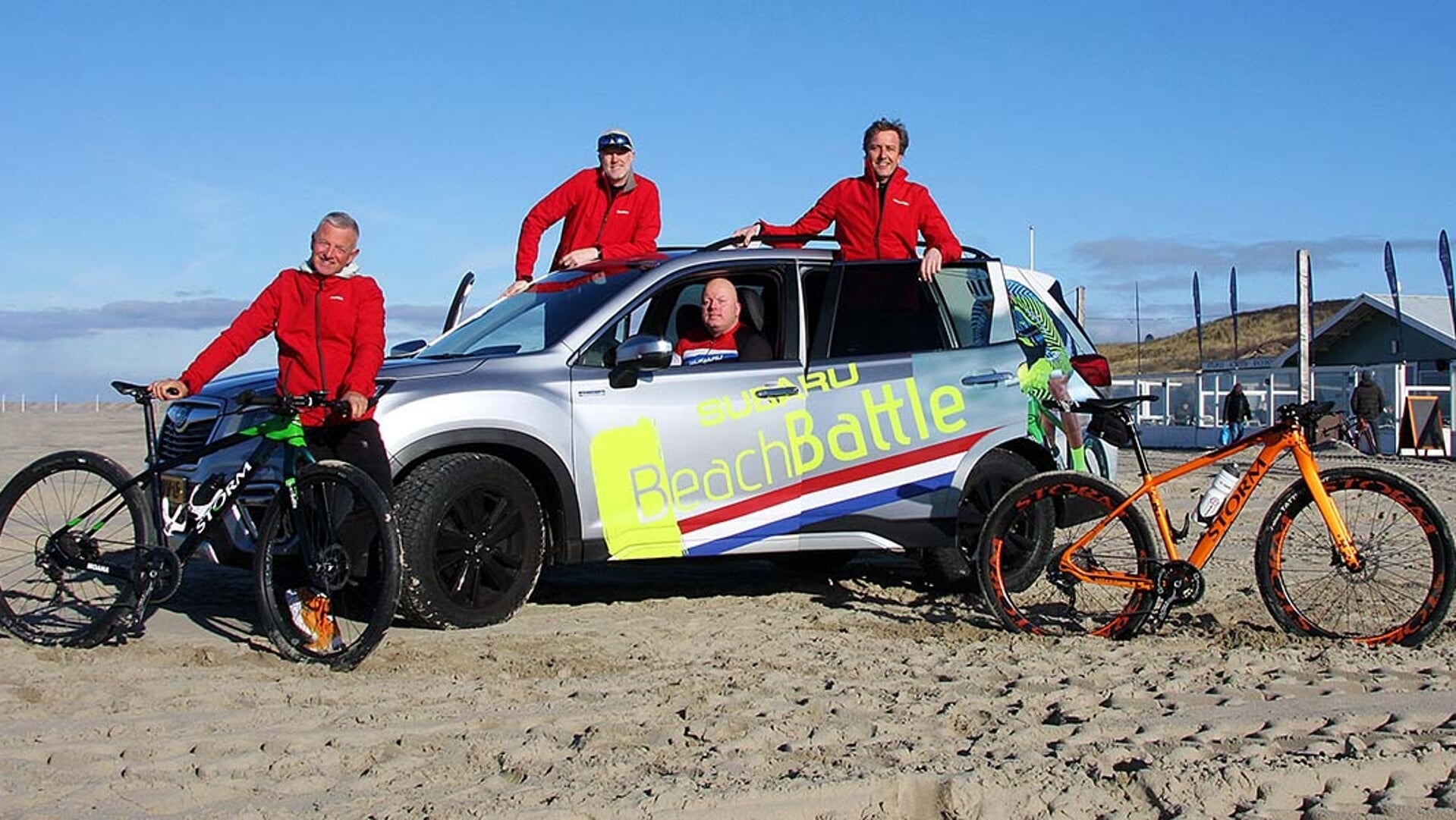 De mannen van de Subaru BeachBattle hebben er zin in om van Wijk aan Zee een MTB strijdperk te maken. v.l.n.r.: Jeroen Scheffer, Maarten Niesten, Ronald van Hecke en Alexander de Wagt.