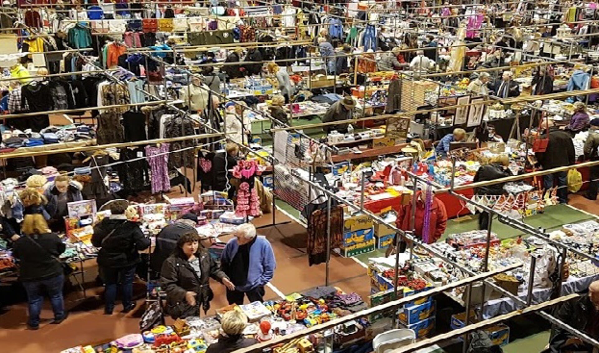Vlooienmarkt aan de Groeneweghal.