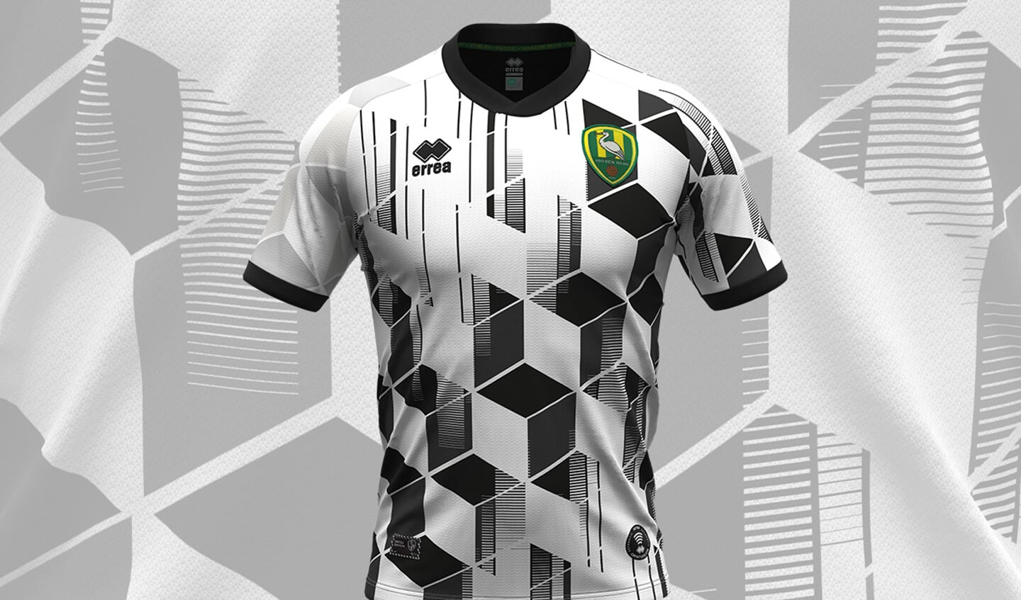 Het shirt met het bijzondere ontwerp.