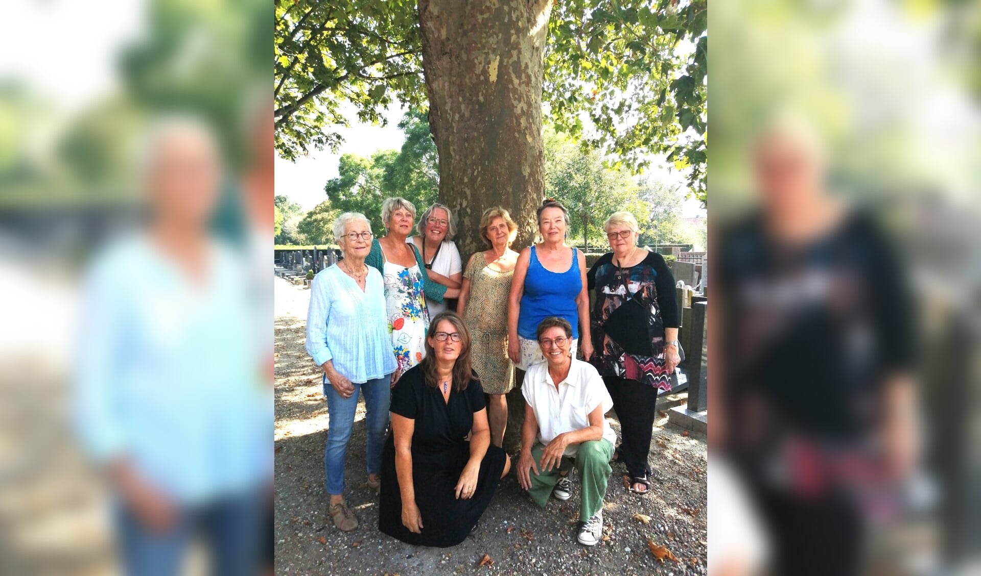 De kunstenaars presenteren zich.