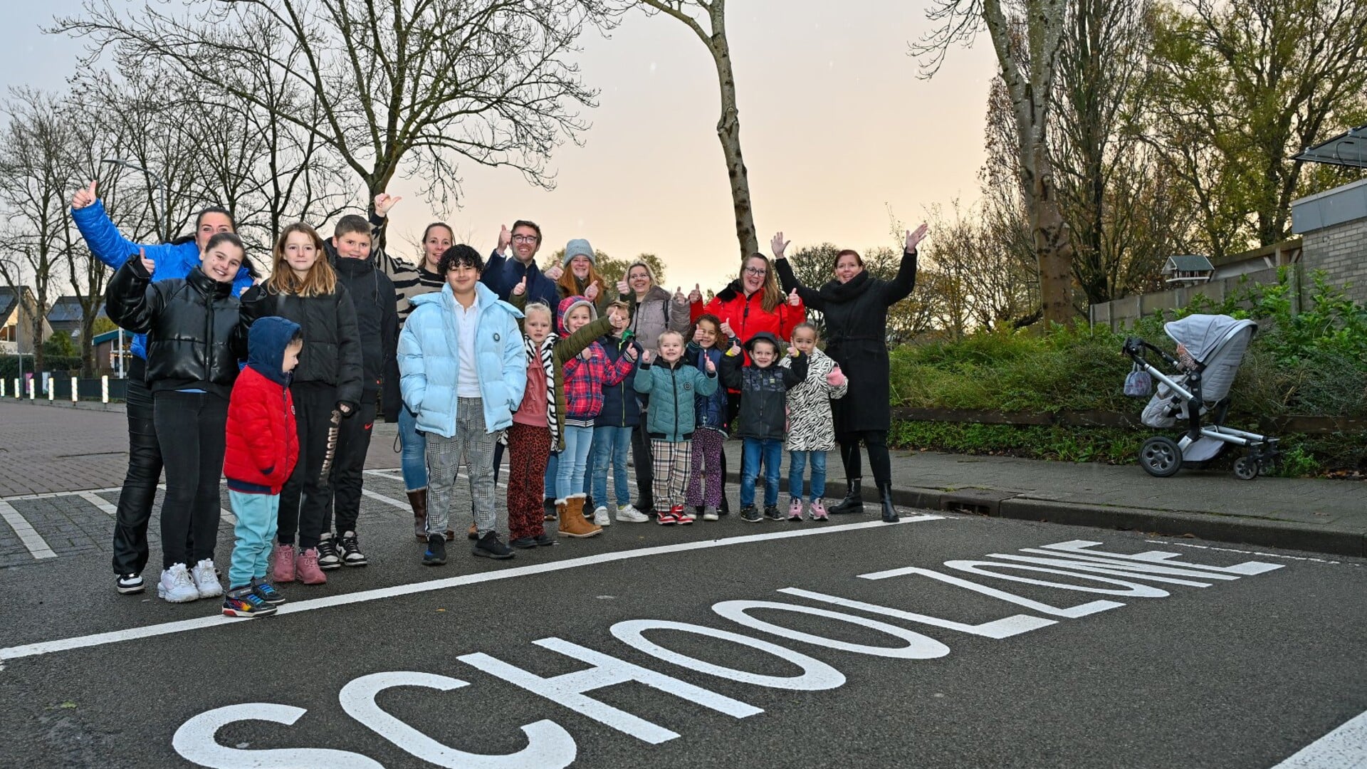 De schoolzone bij de Woud in Grootebroek is geopend.