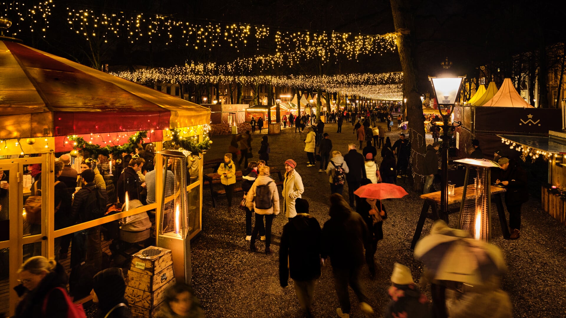 Eén van de winterse activiteiten is de kerstmarkt op het Lange Voorhout.