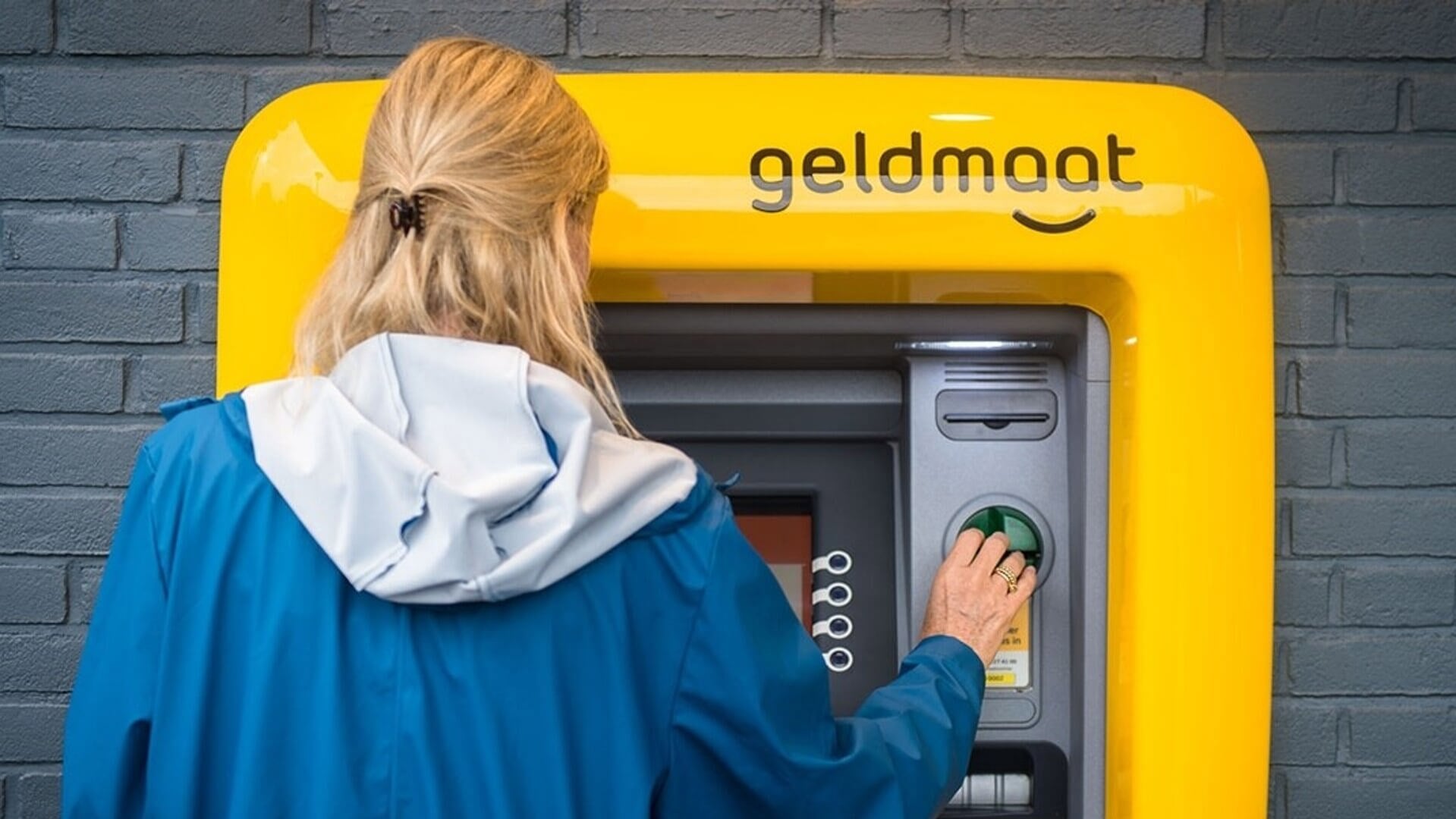 De automaten voor het opnemen van biljetten zijn voor iedereen te gebruiken 