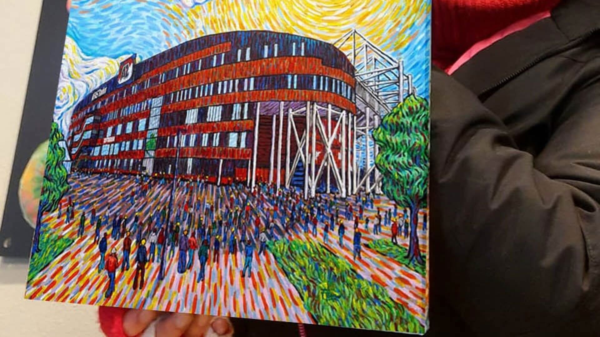 Kunstenares Erika Stanley schilderde het AFAS Stadion in de stijl van Van Gogh.