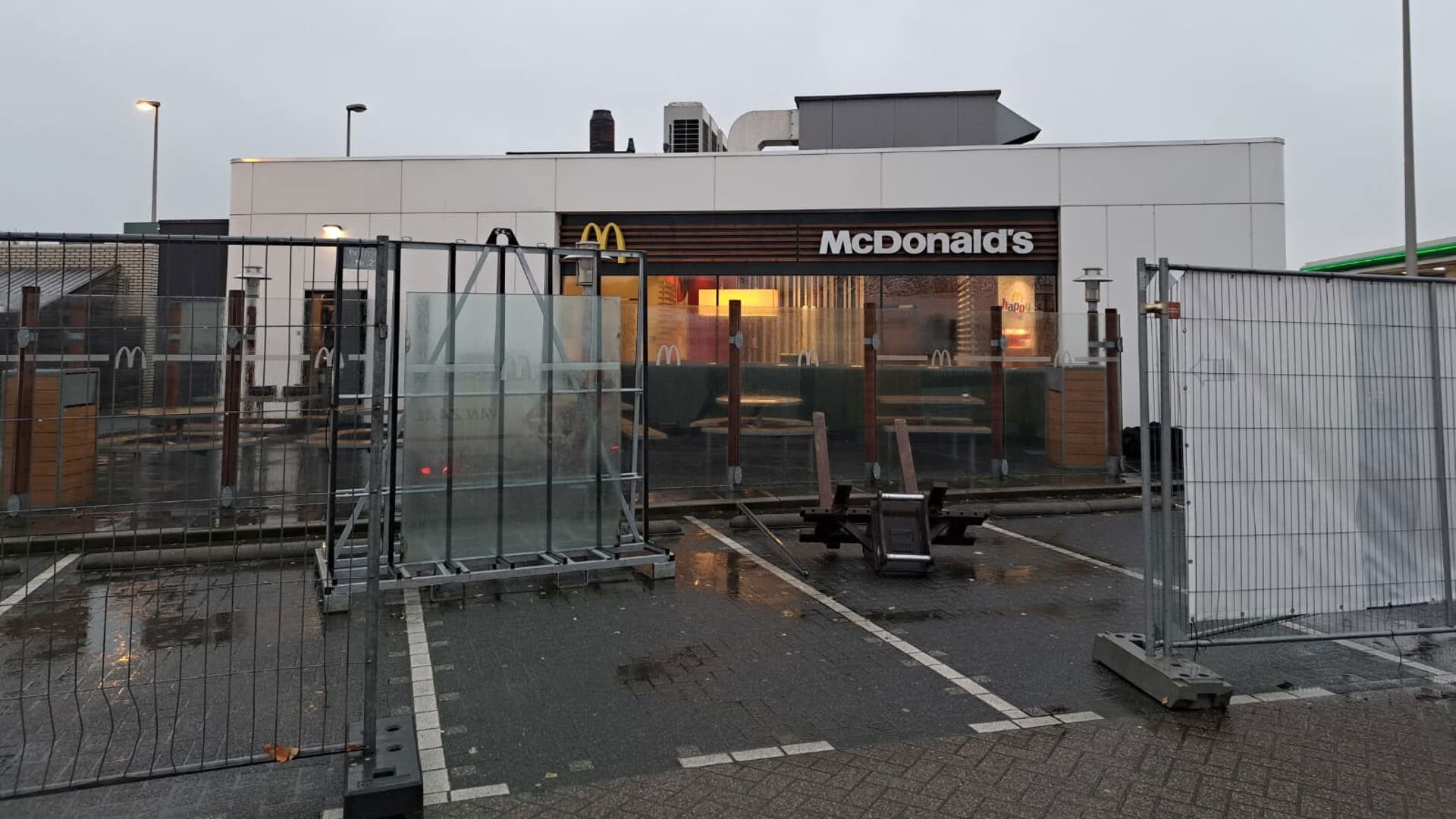 De McDonald's in Wateringen is vanaf vandaag echt dicht.