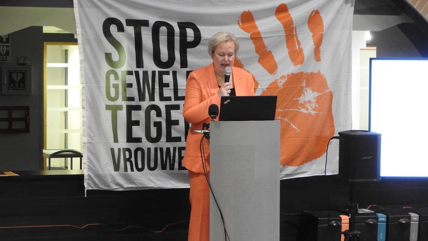 Burgemeester Karen Heerschop opende de actie. 